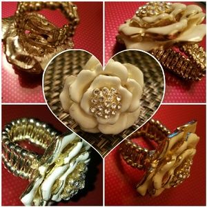 🌞SALE! Ring-White Rose Stretchy Design Back!